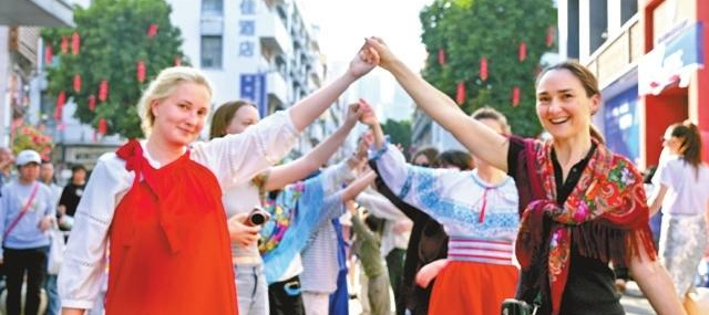 셰커우, 러시아 문화유산 선보이는 ‘헬로 APEC’ 마켓 개최